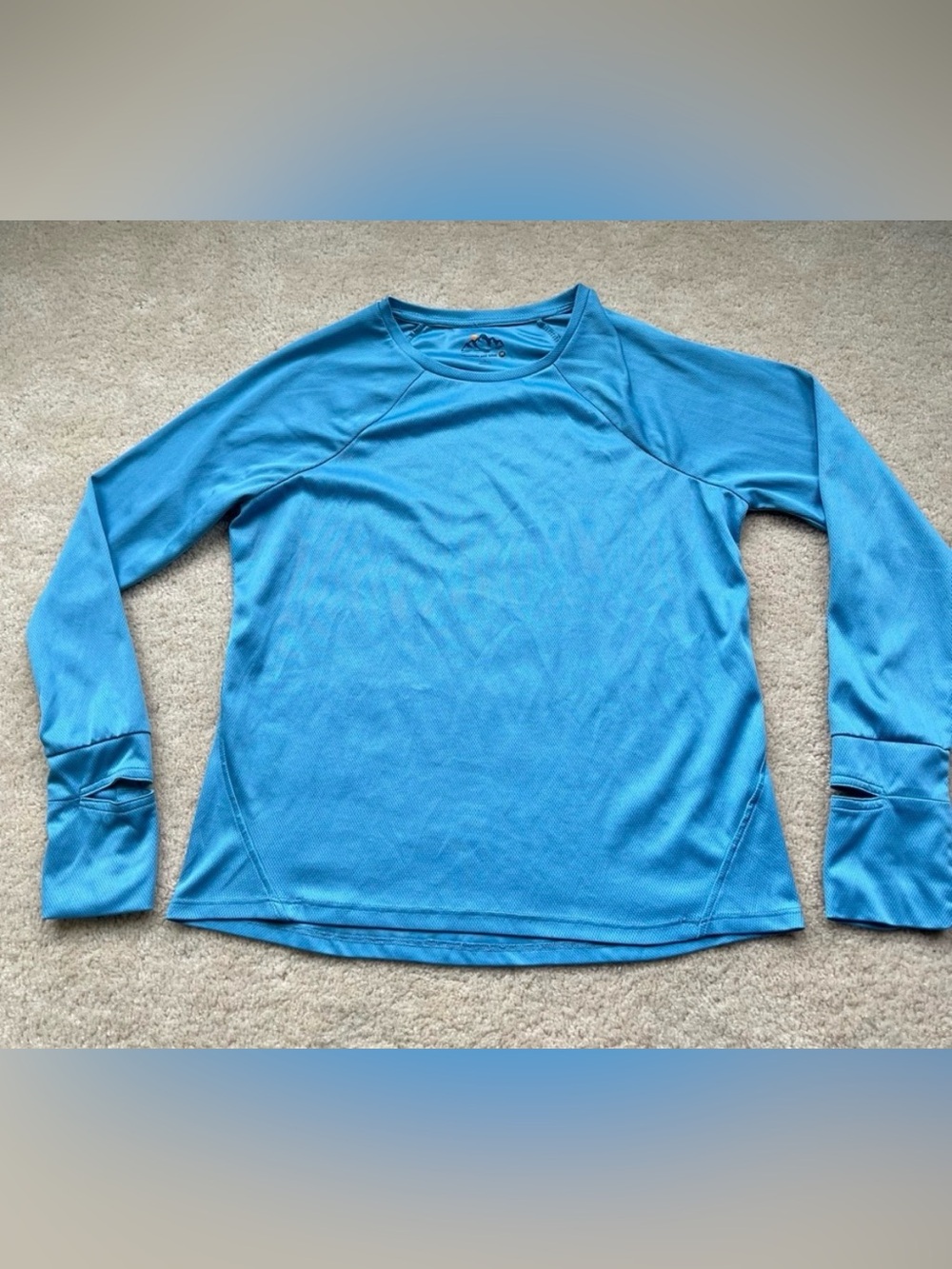 Mountain and Isles Women’s Long Sleeve Athletic Base Layer Tee Shirt - L - EUC
